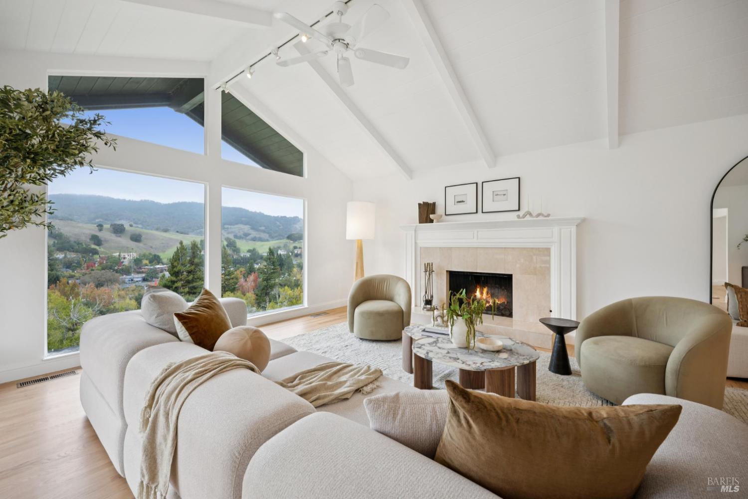 16 Dutch Valley Lane