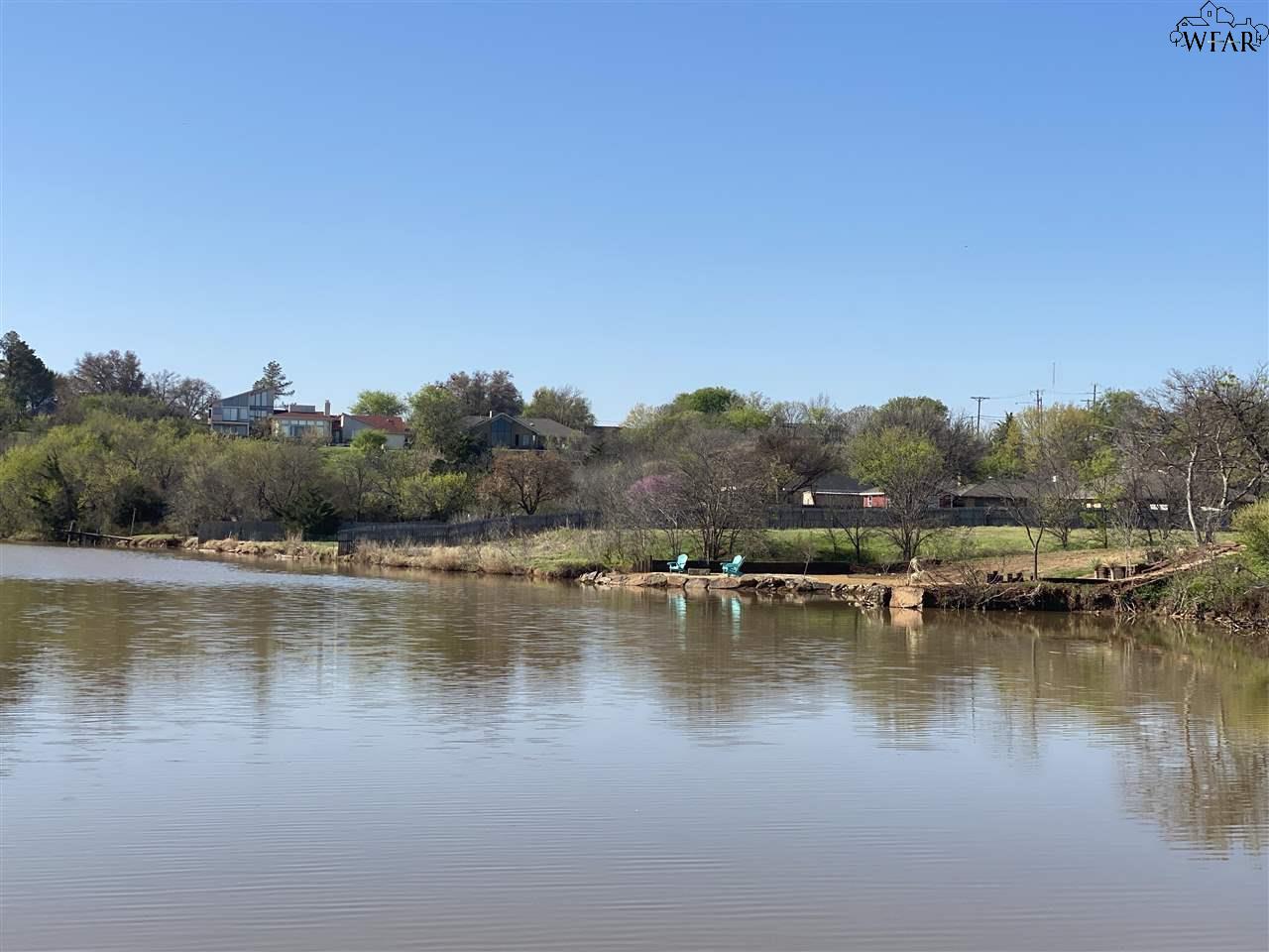 4515 WOODCREST CIRCLE