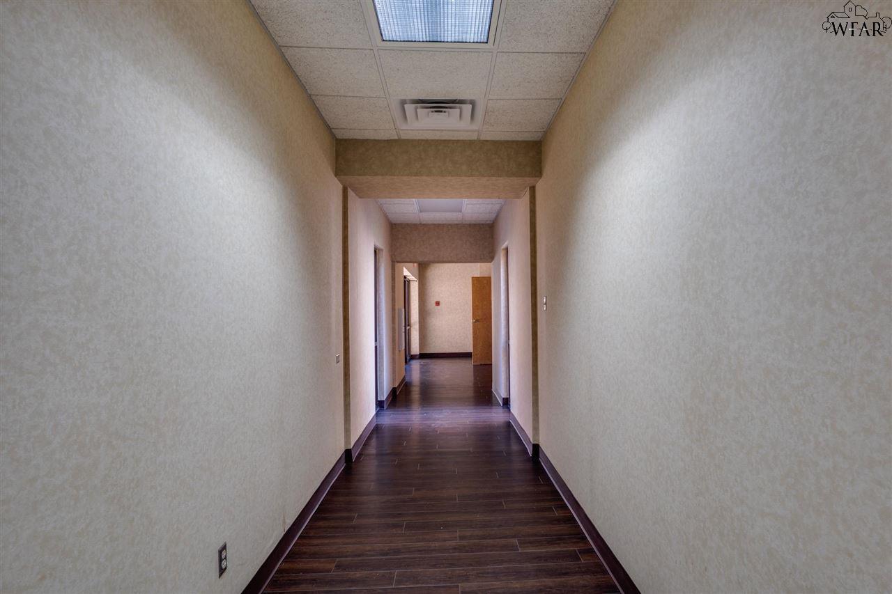 2716 COMMERCE STREET