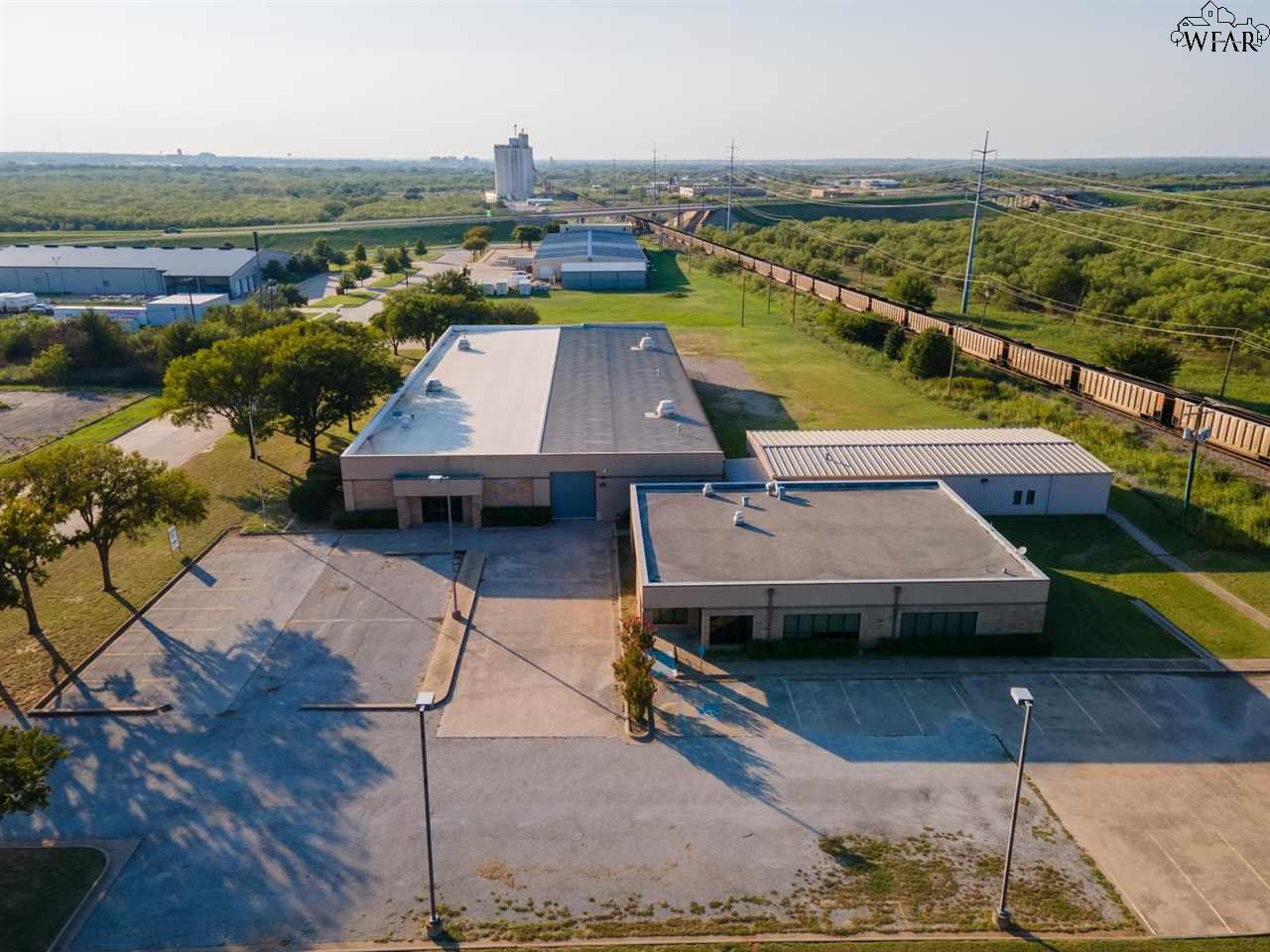 2716 COMMERCE STREET