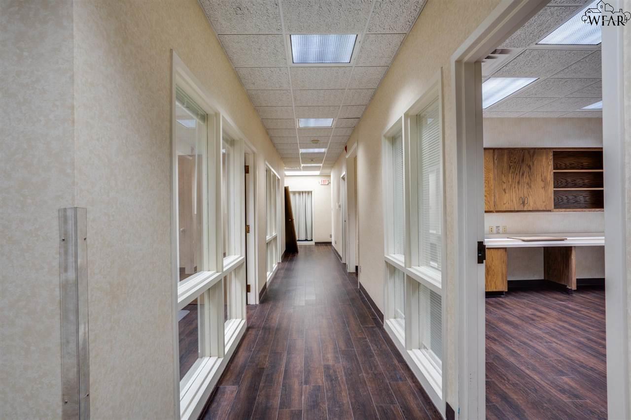 2716 COMMERCE STREET