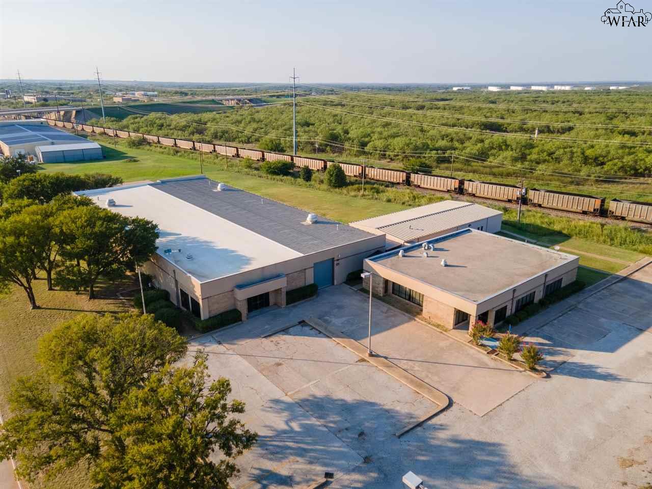 2716 COMMERCE STREET