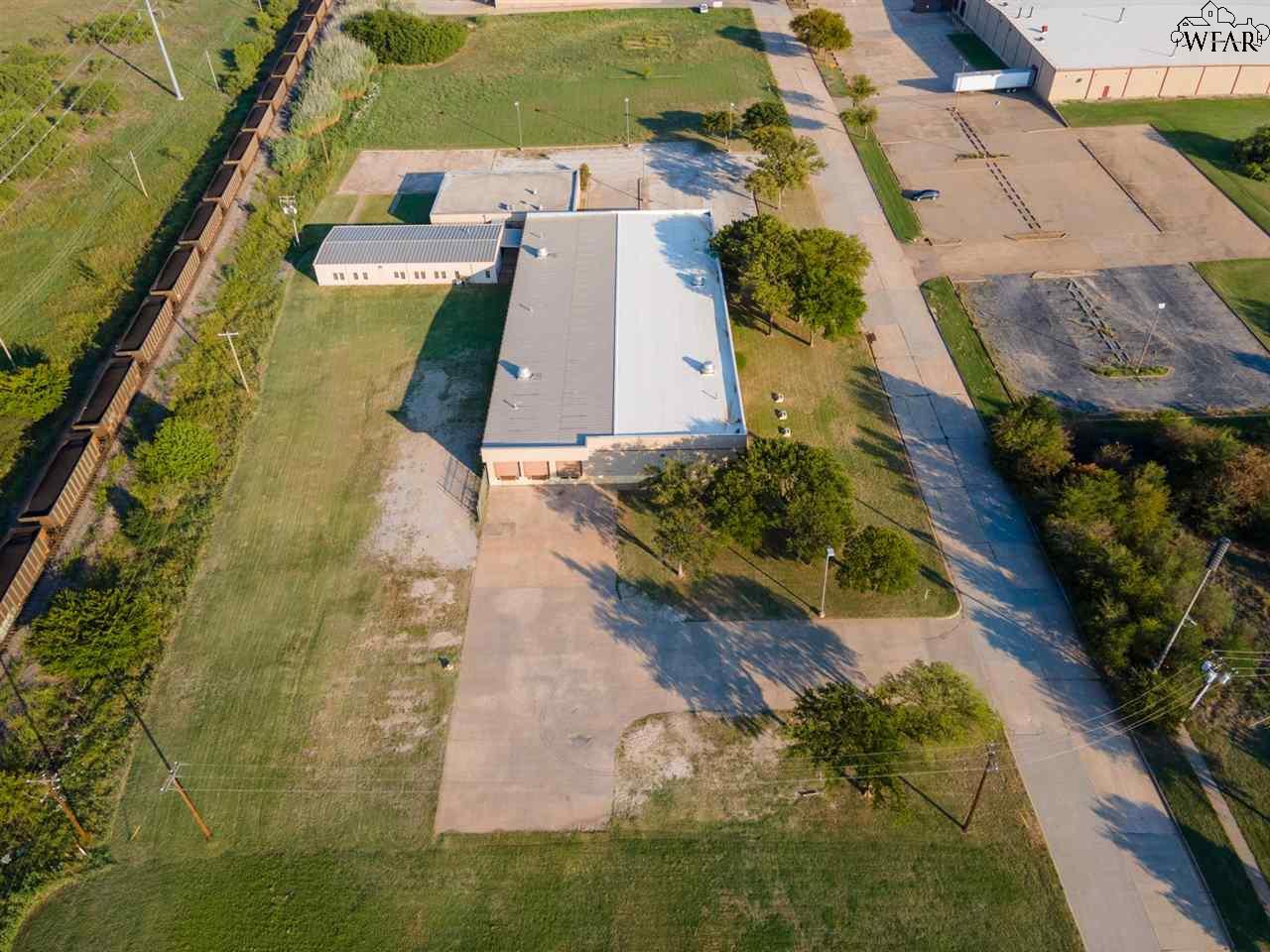 2716 COMMERCE STREET