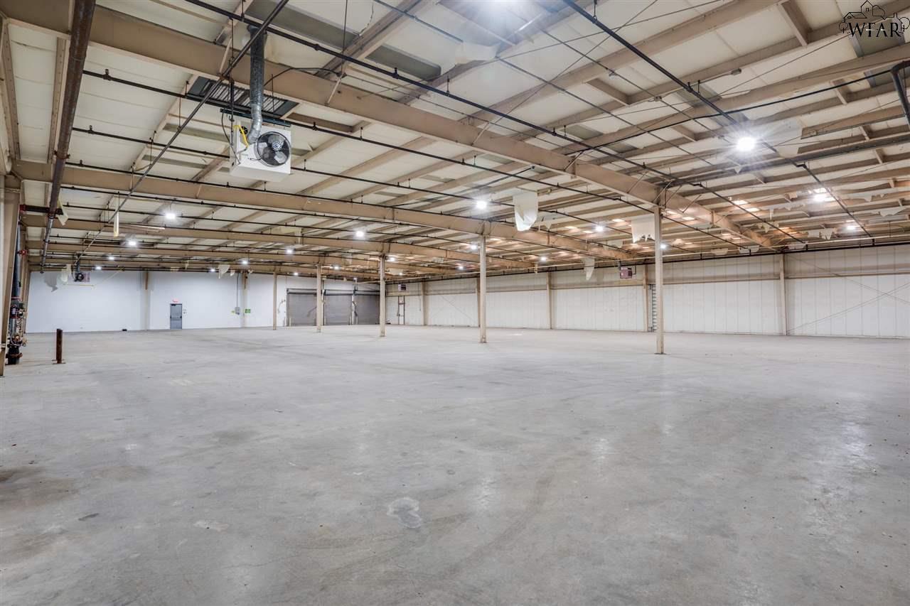 2716 COMMERCE STREET