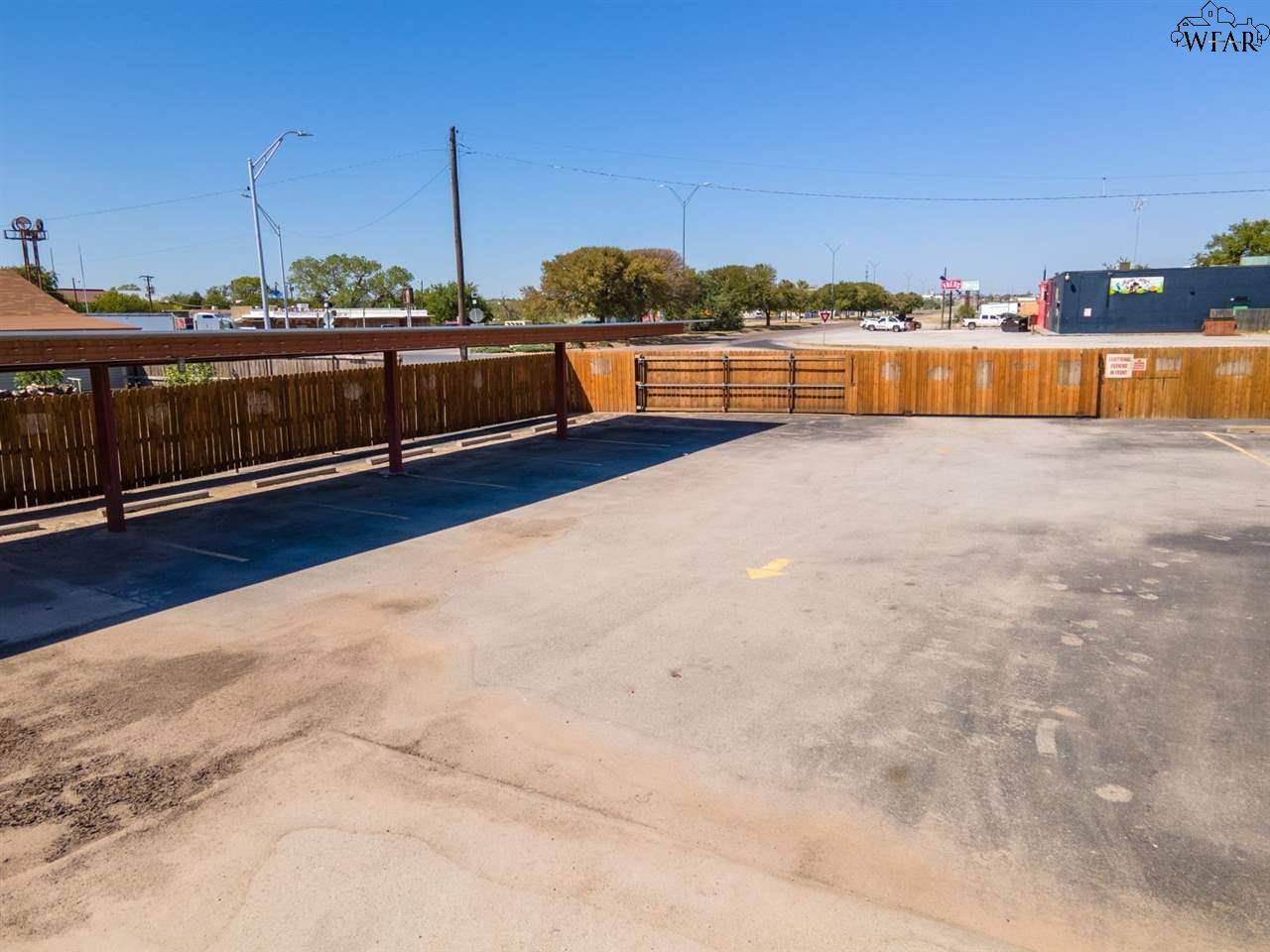 1402 IOWA PARK ROAD
