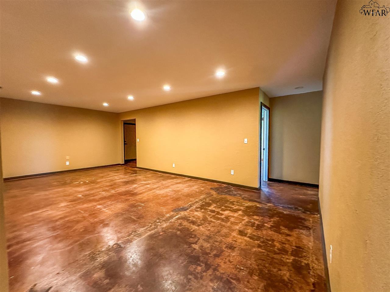 495 E LITTLE LEASE ROAD