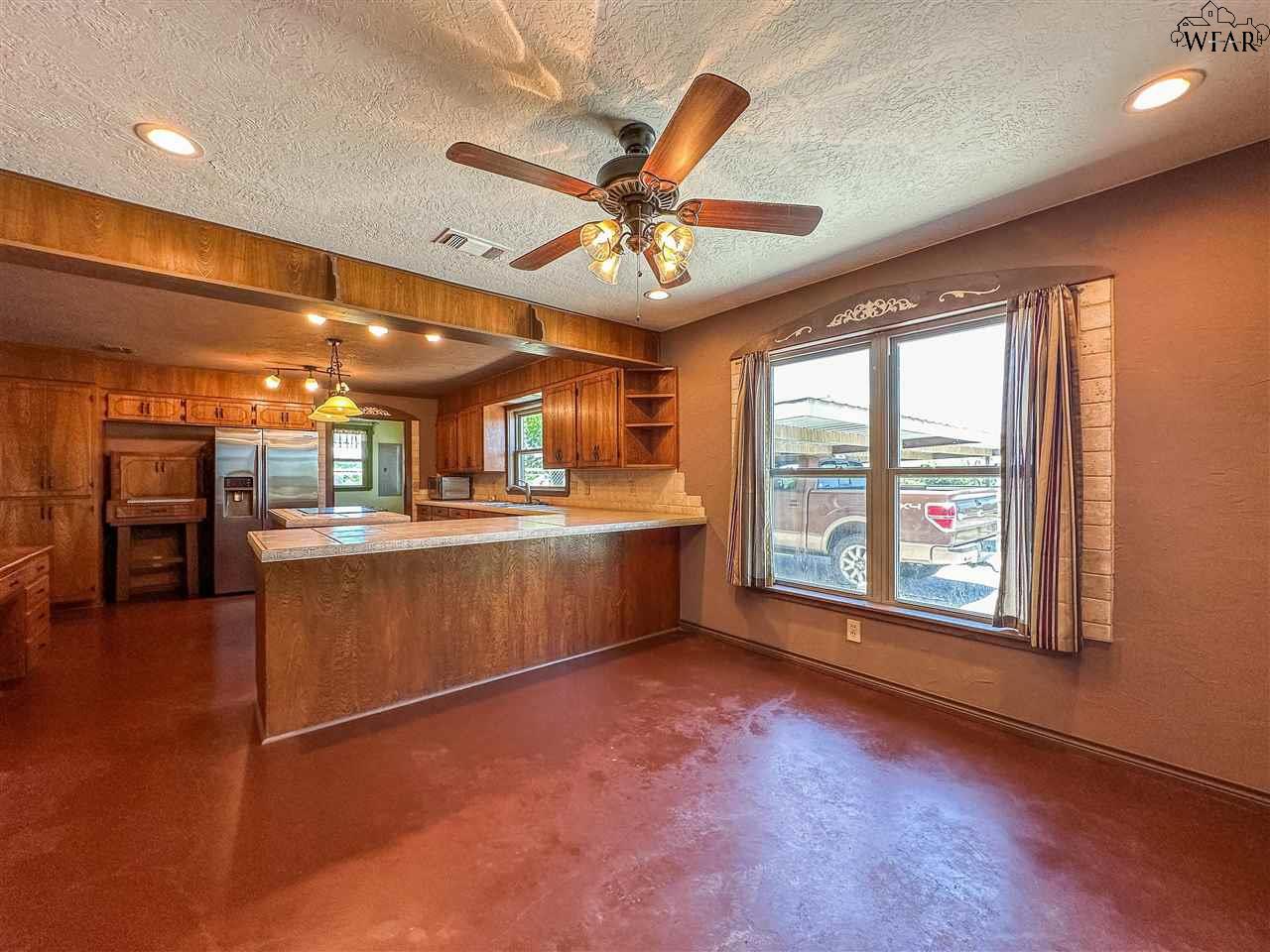 495 E LITTLE LEASE ROAD