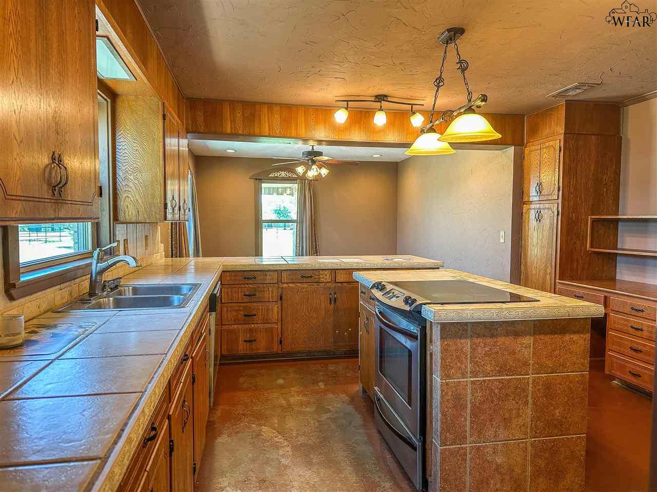 495 E LITTLE LEASE ROAD