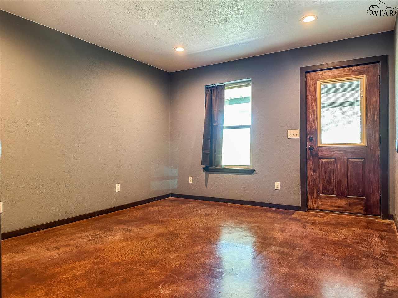 495 E LITTLE LEASE ROAD