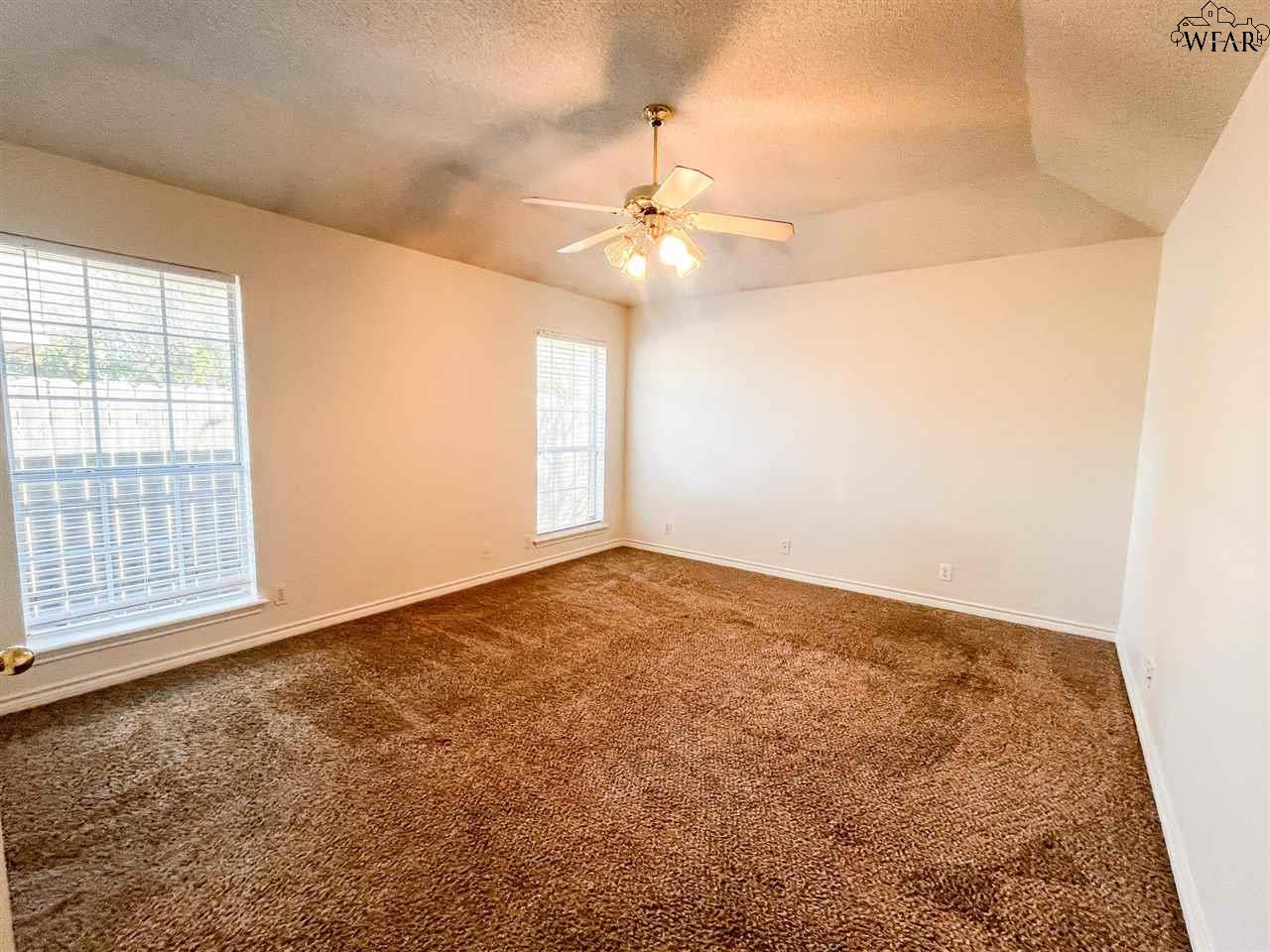 2324 HUNTERS GLEN