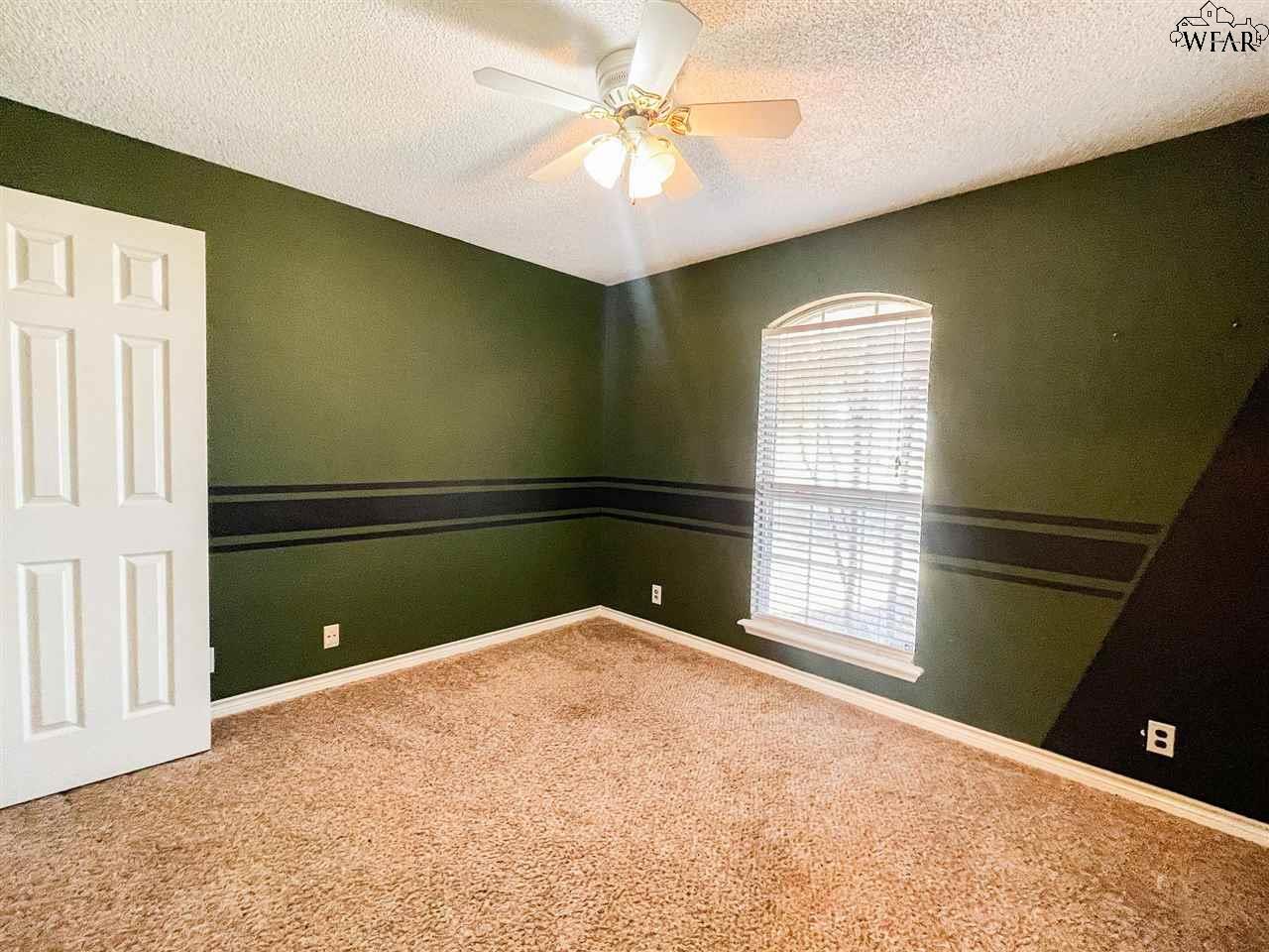 2324 HUNTERS GLEN