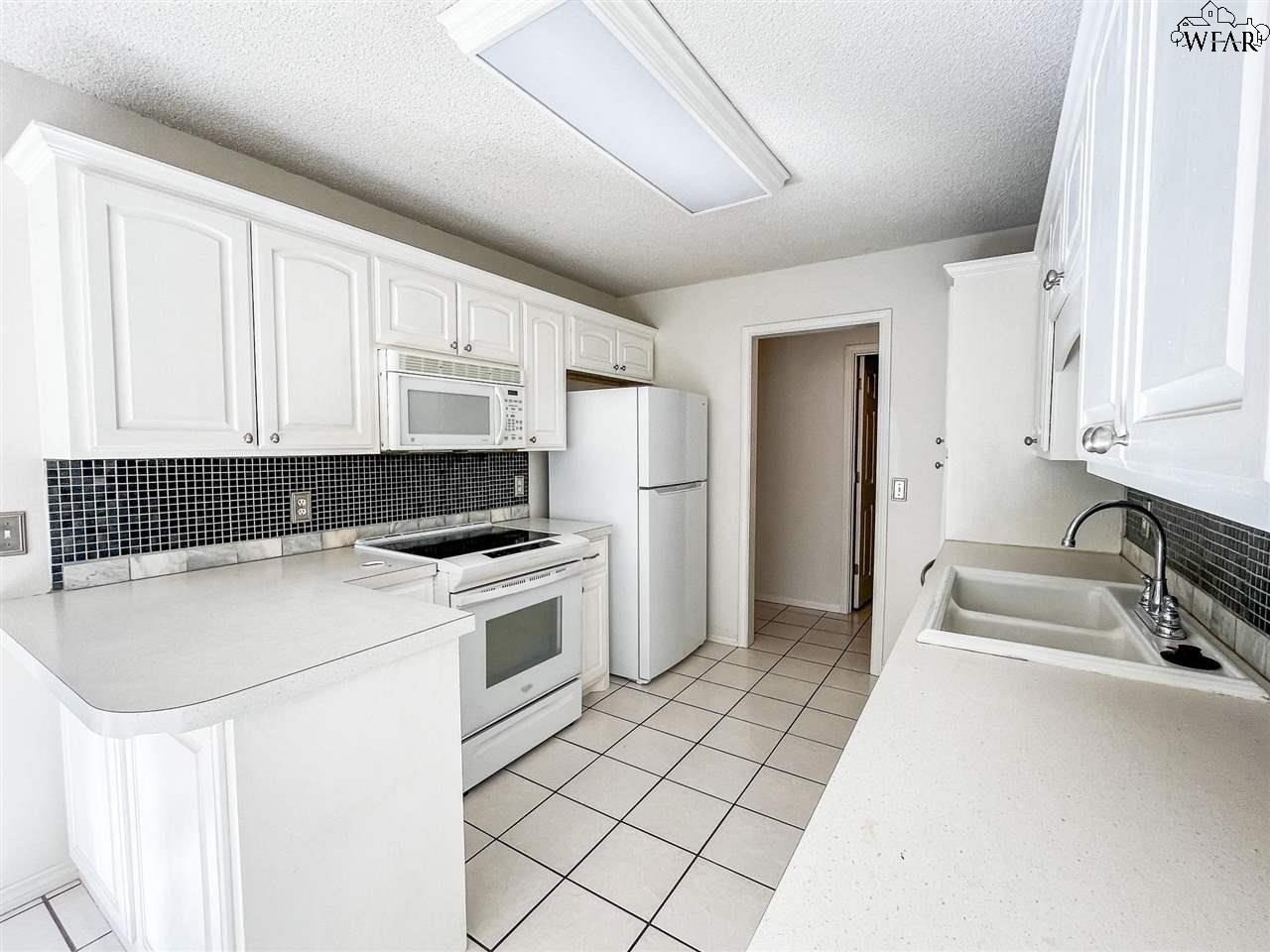 2324 HUNTERS GLEN