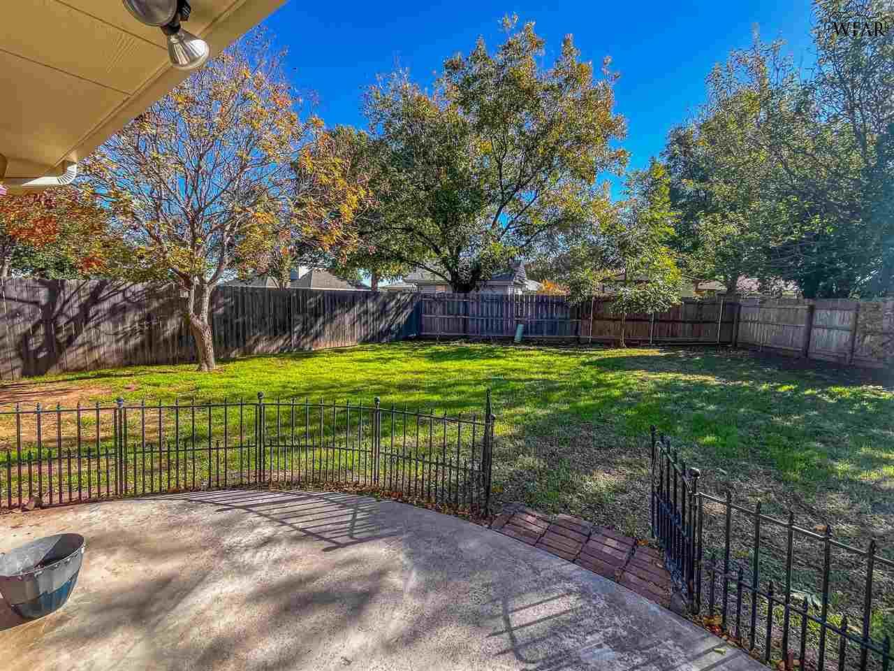 2324 HUNTERS GLEN