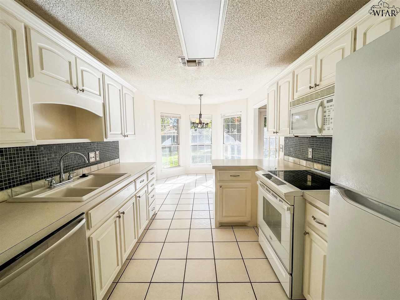 2324 HUNTERS GLEN