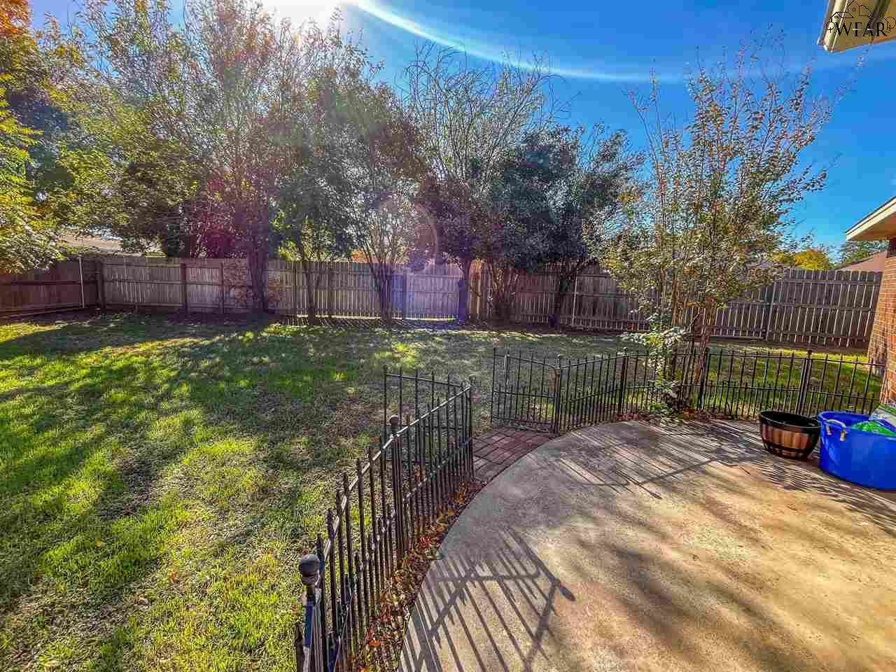 2324 HUNTERS GLEN