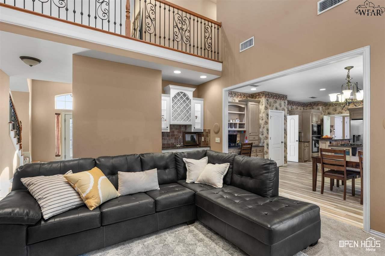 4217 CANYON TRAILS DRIVE