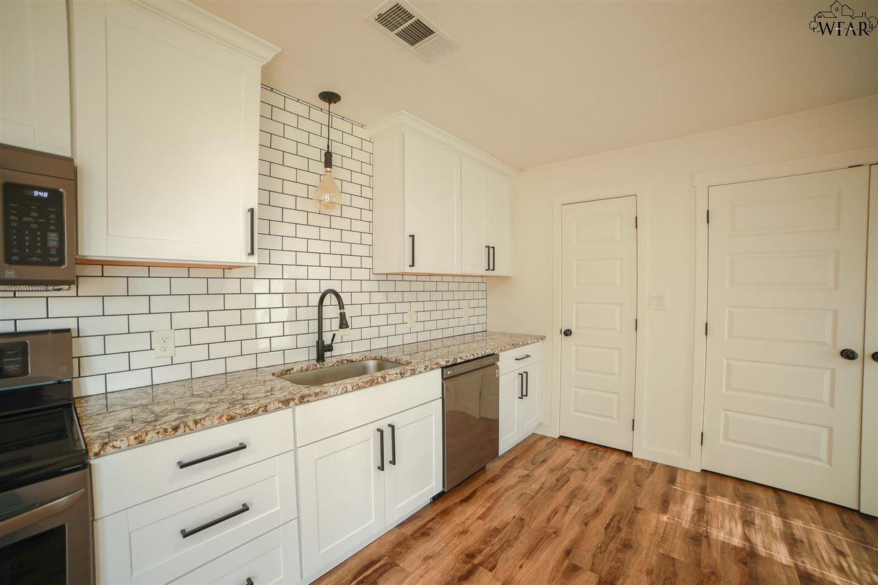 4651 BRIARWOOD DRIVE