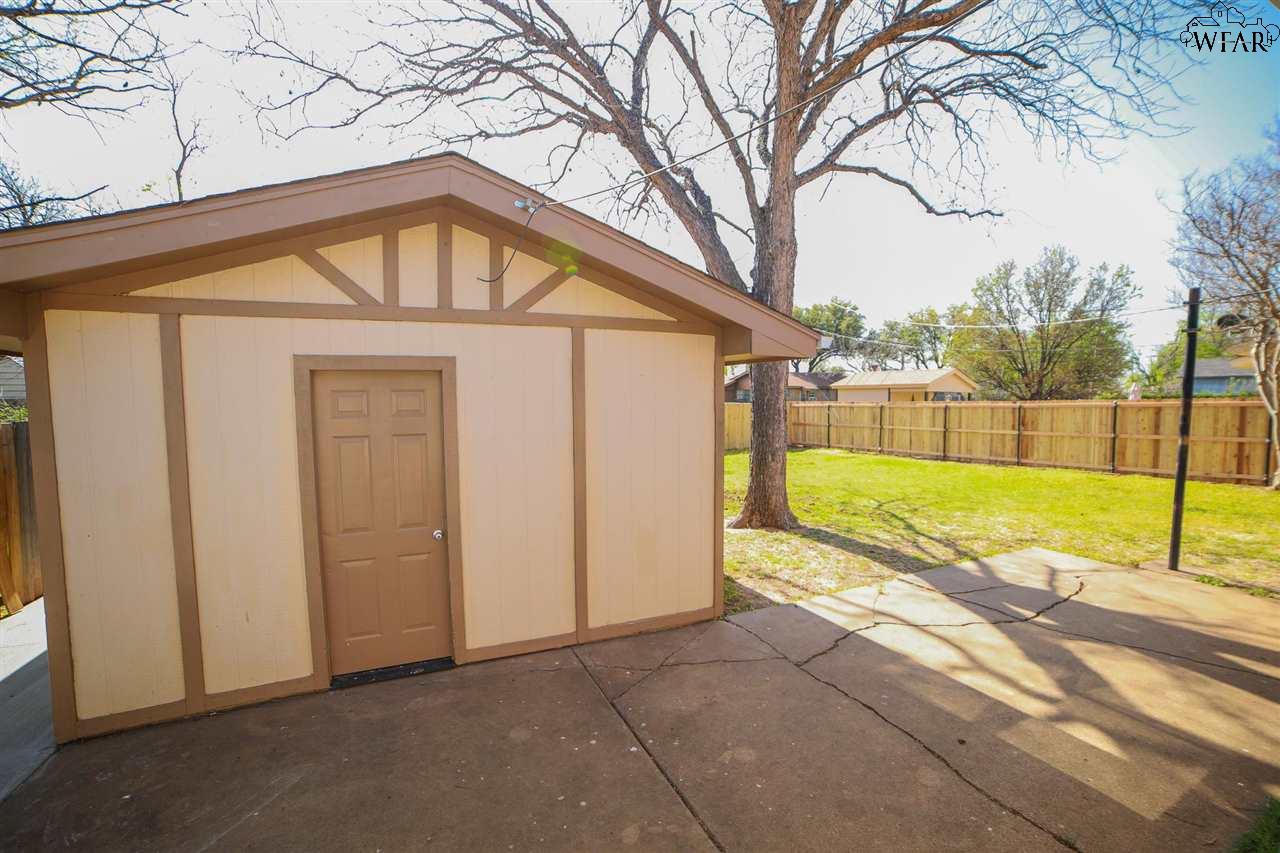 4651 BRIARWOOD DRIVE