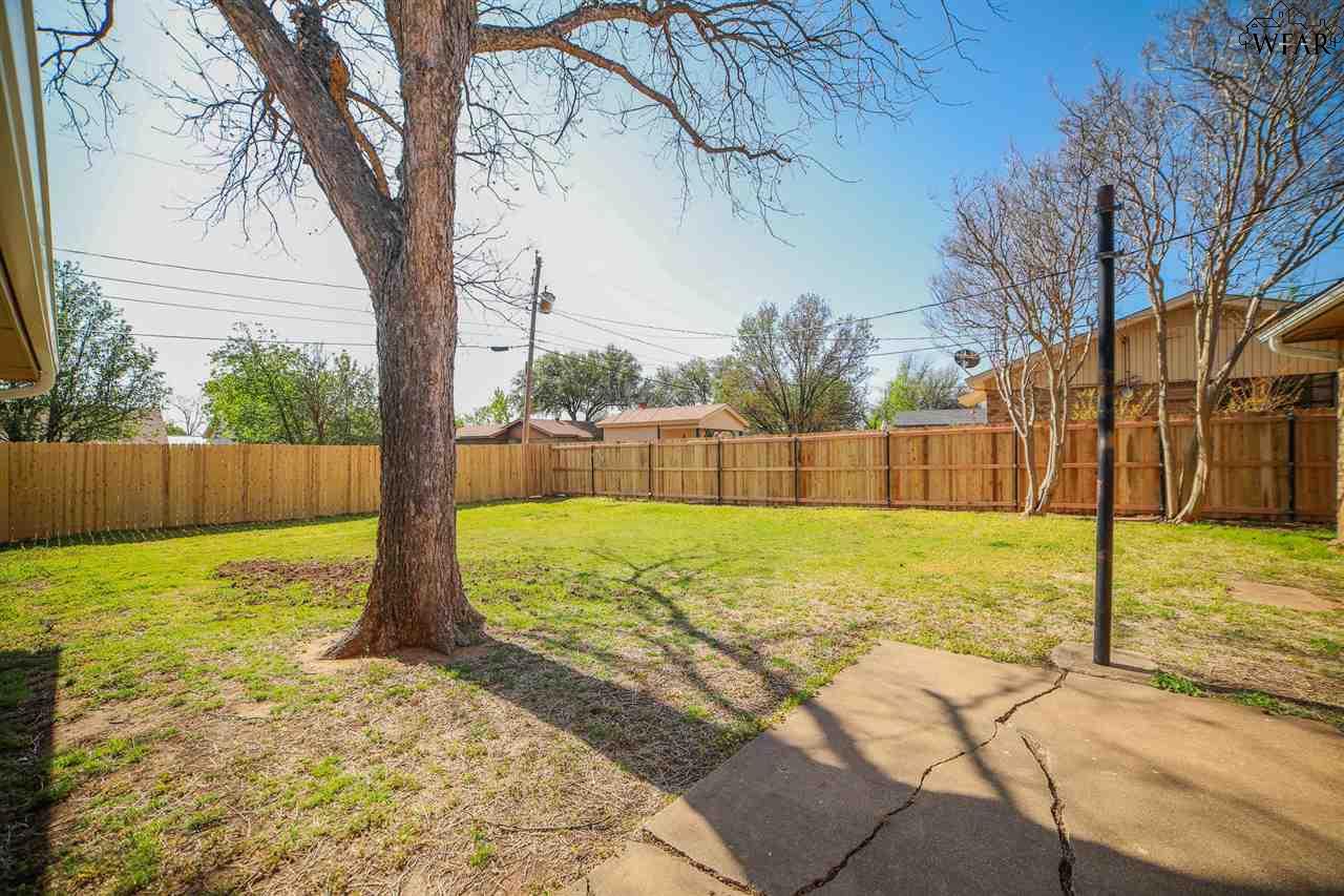 4651 BRIARWOOD DRIVE