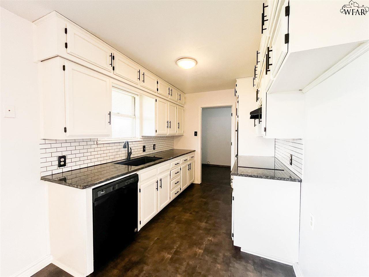 4022 HOOPER DRIVE