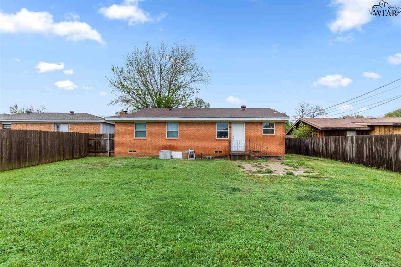 4663 MISTLETOE DRIVE