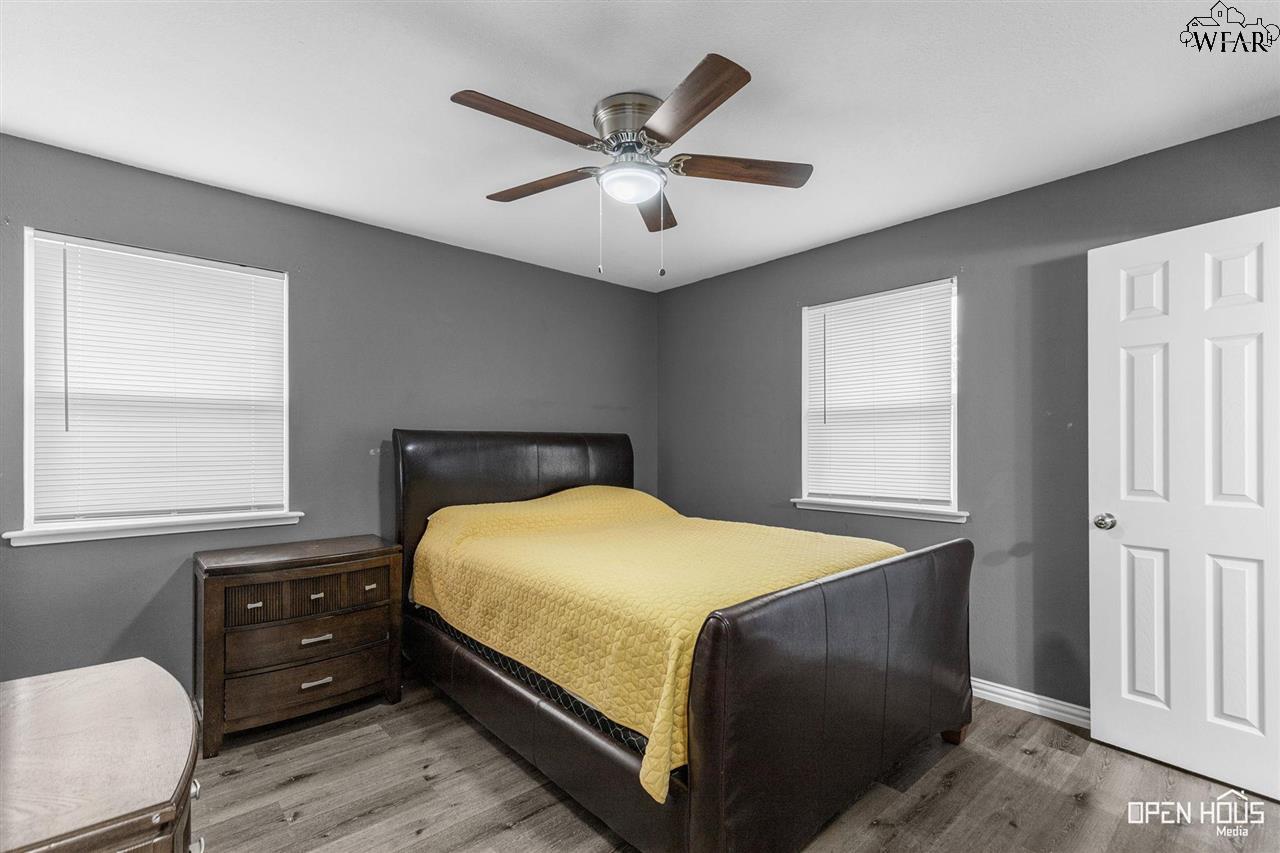 4663 MISTLETOE DRIVE