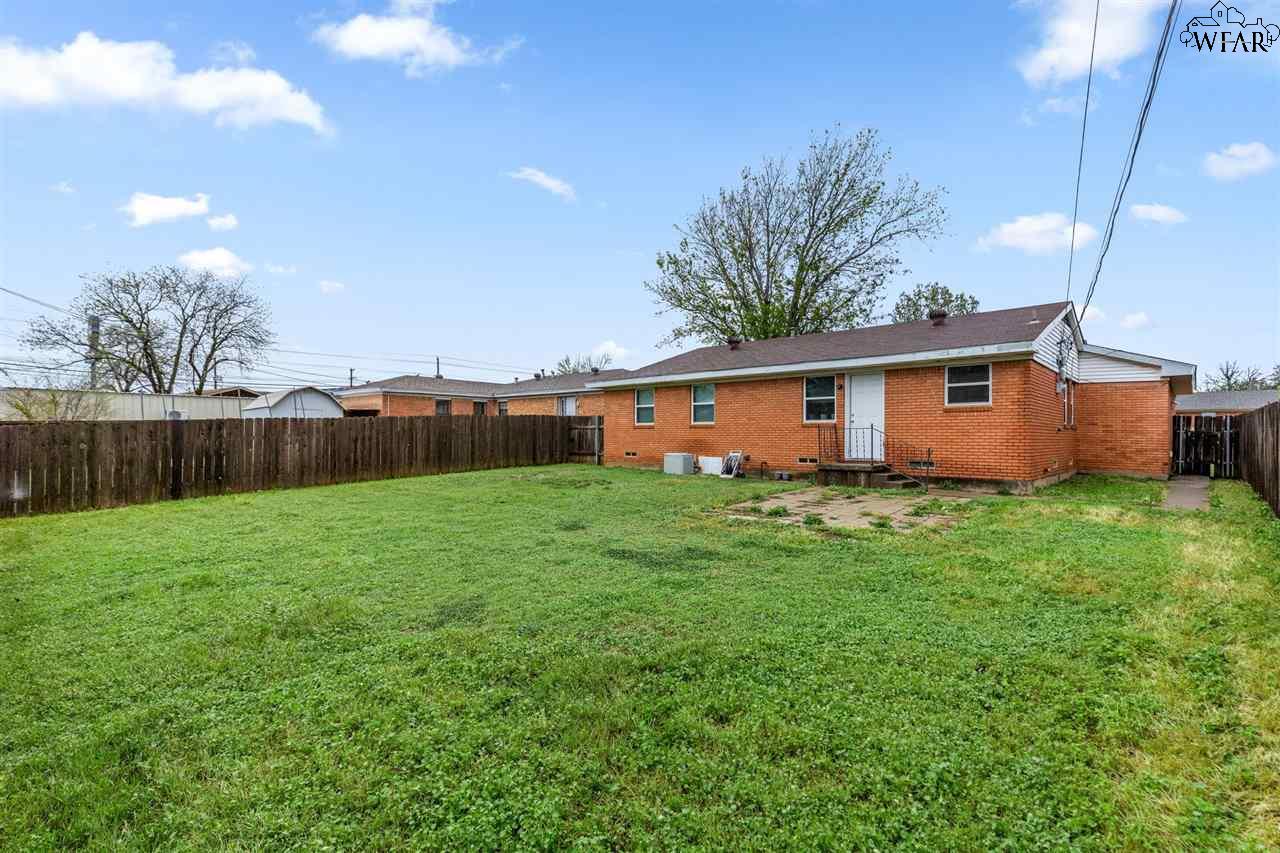 4663 MISTLETOE DRIVE