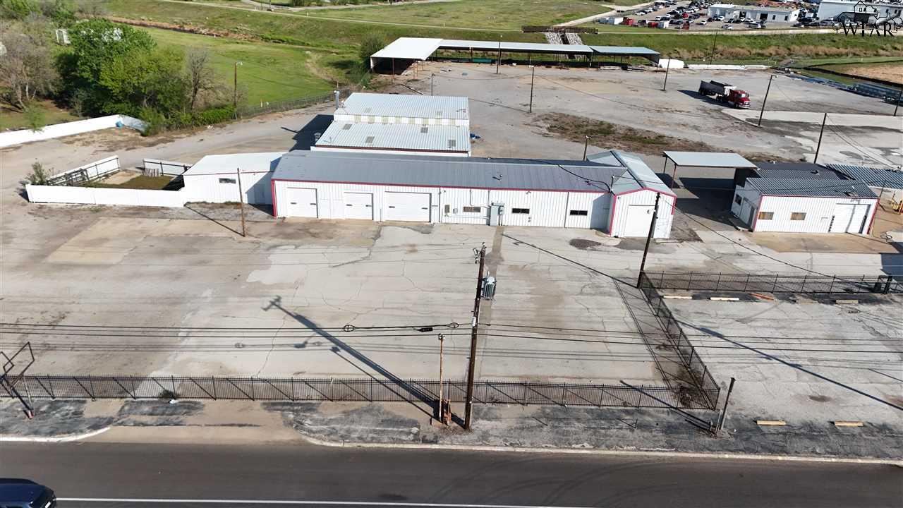 2606 JACKSBORO HIGHWAY Unit: 2700 Jacksboro Hwy