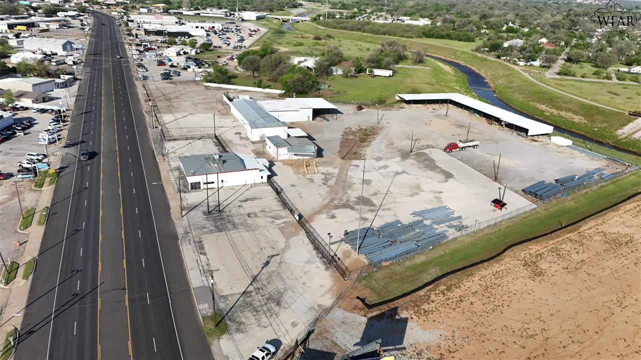 2606 JACKSBORO HIGHWAY Unit: 2700 Jacksboro Hwy