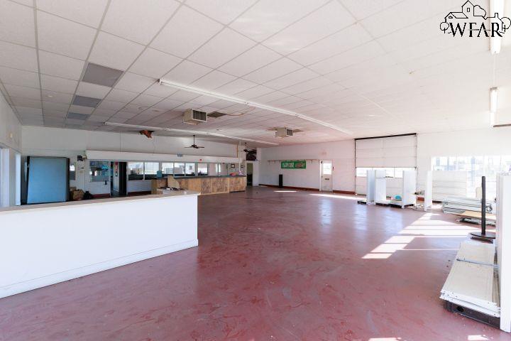 2606 JACKSBORO HIGHWAY Unit: 2700 Jacksboro Hwy