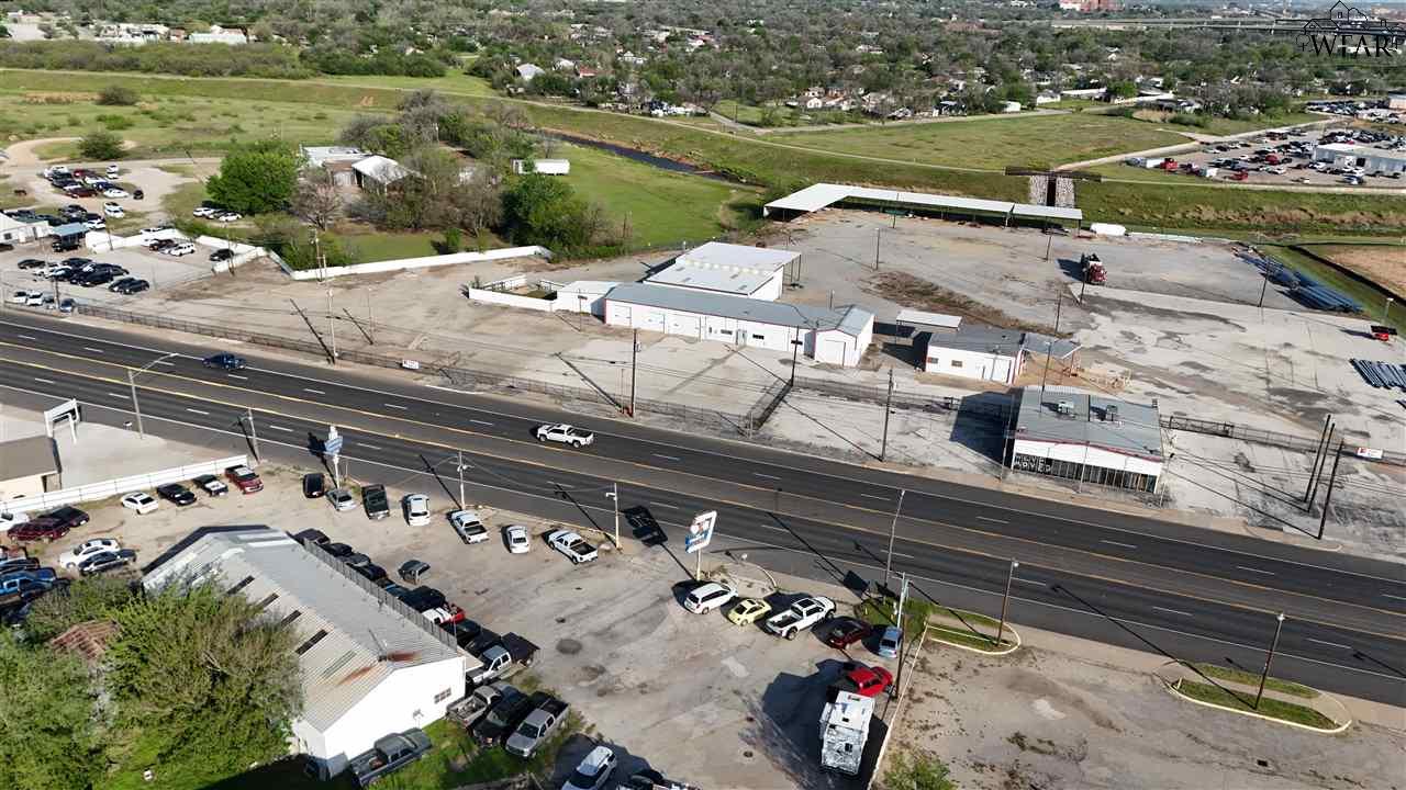 2606 JACKSBORO HIGHWAY Unit: 2700 Jacksboro Hwy