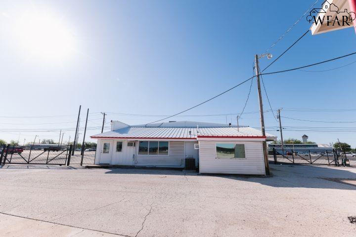 2606 JACKSBORO HIGHWAY Unit: 2700 Jacksboro Hwy