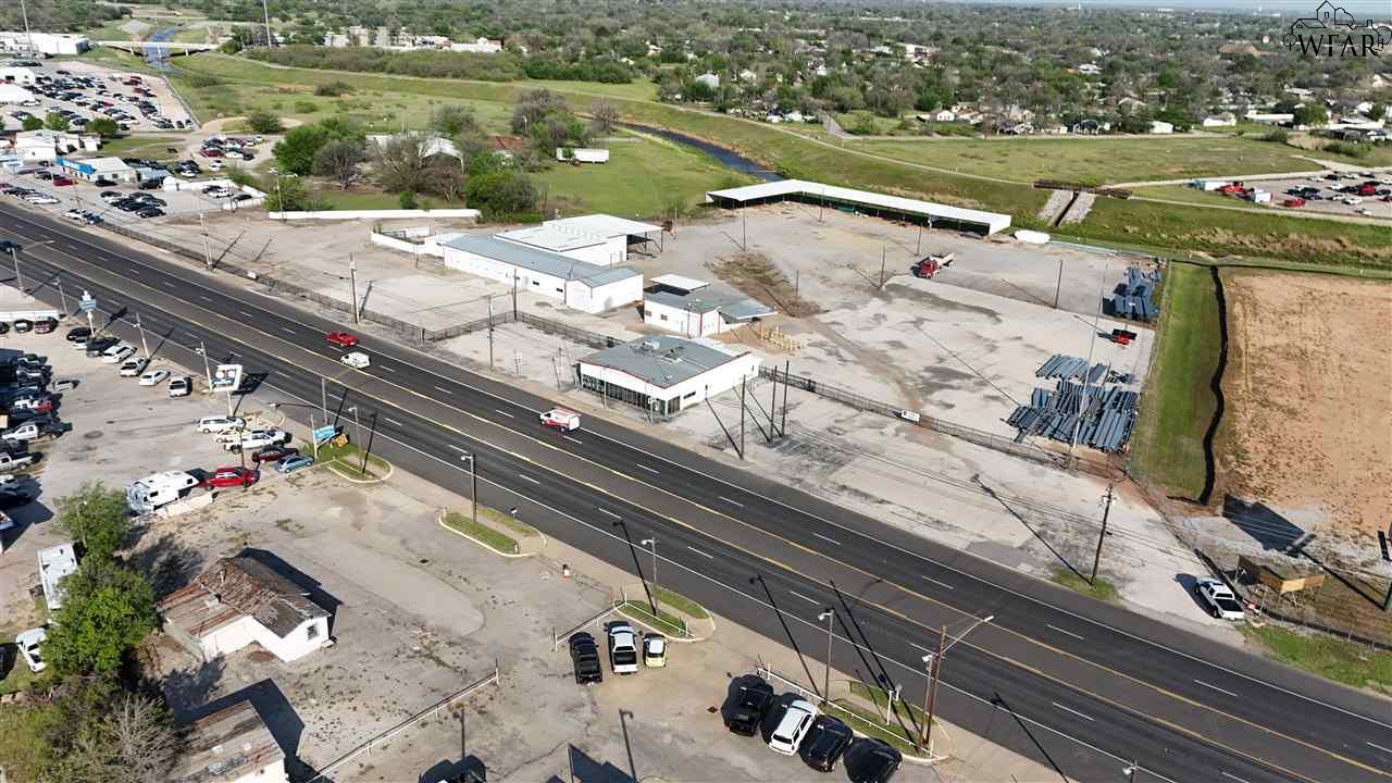 2606 JACKSBORO HIGHWAY Unit: 2700 Jacksboro Hwy