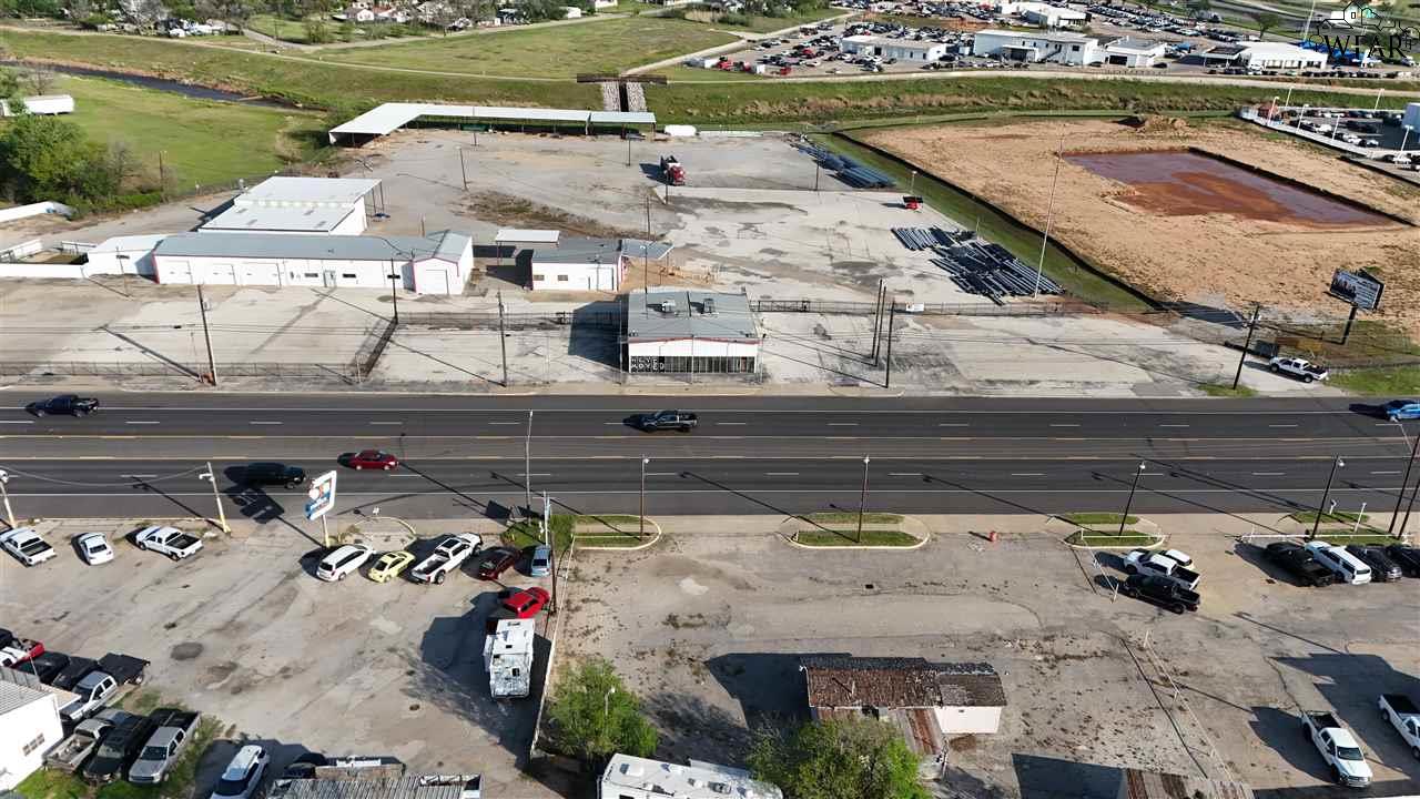 2606 JACKSBORO HIGHWAY Unit: 2700 Jacksboro Hwy