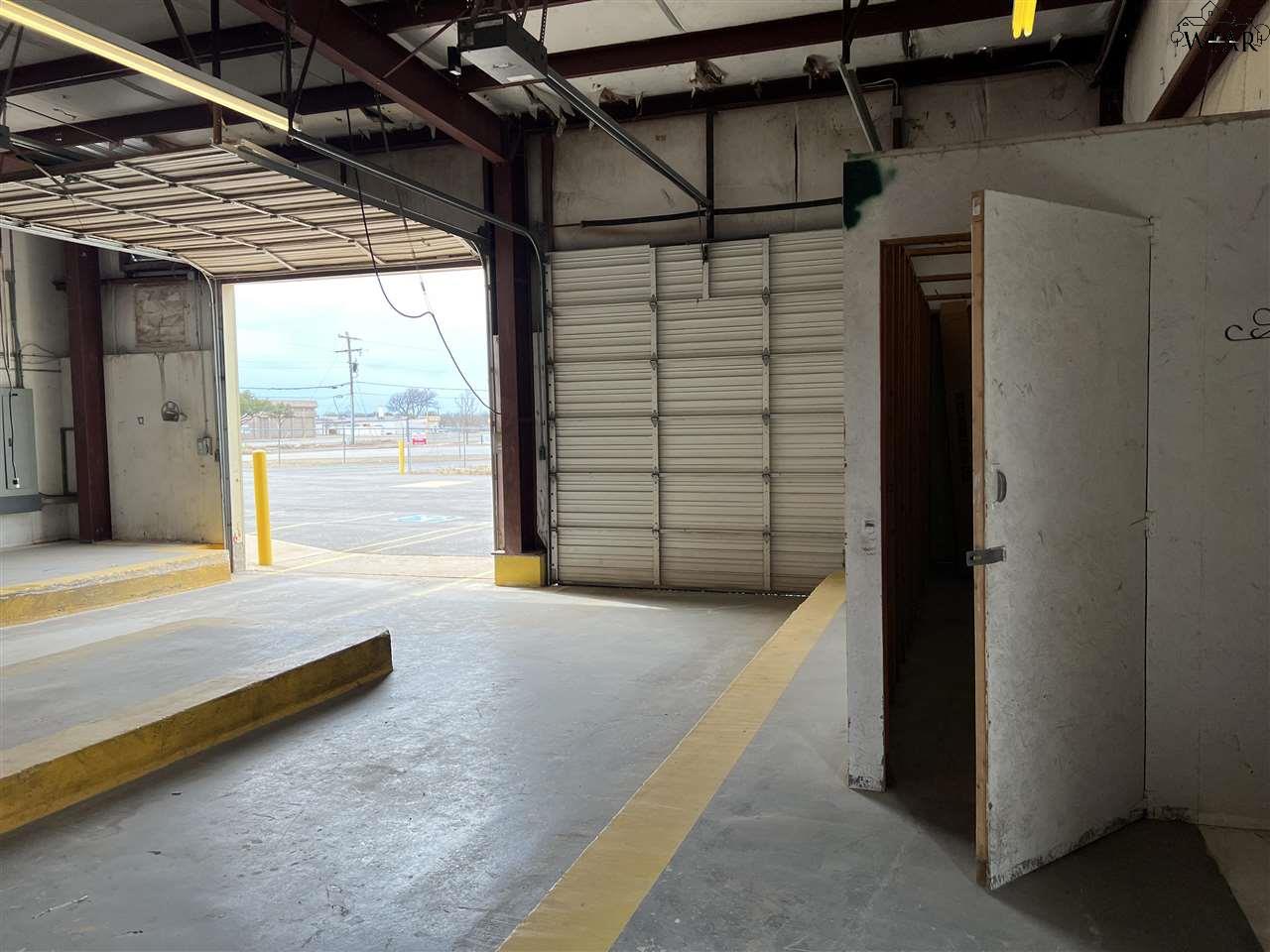 1416 TWIN OAKS STREET