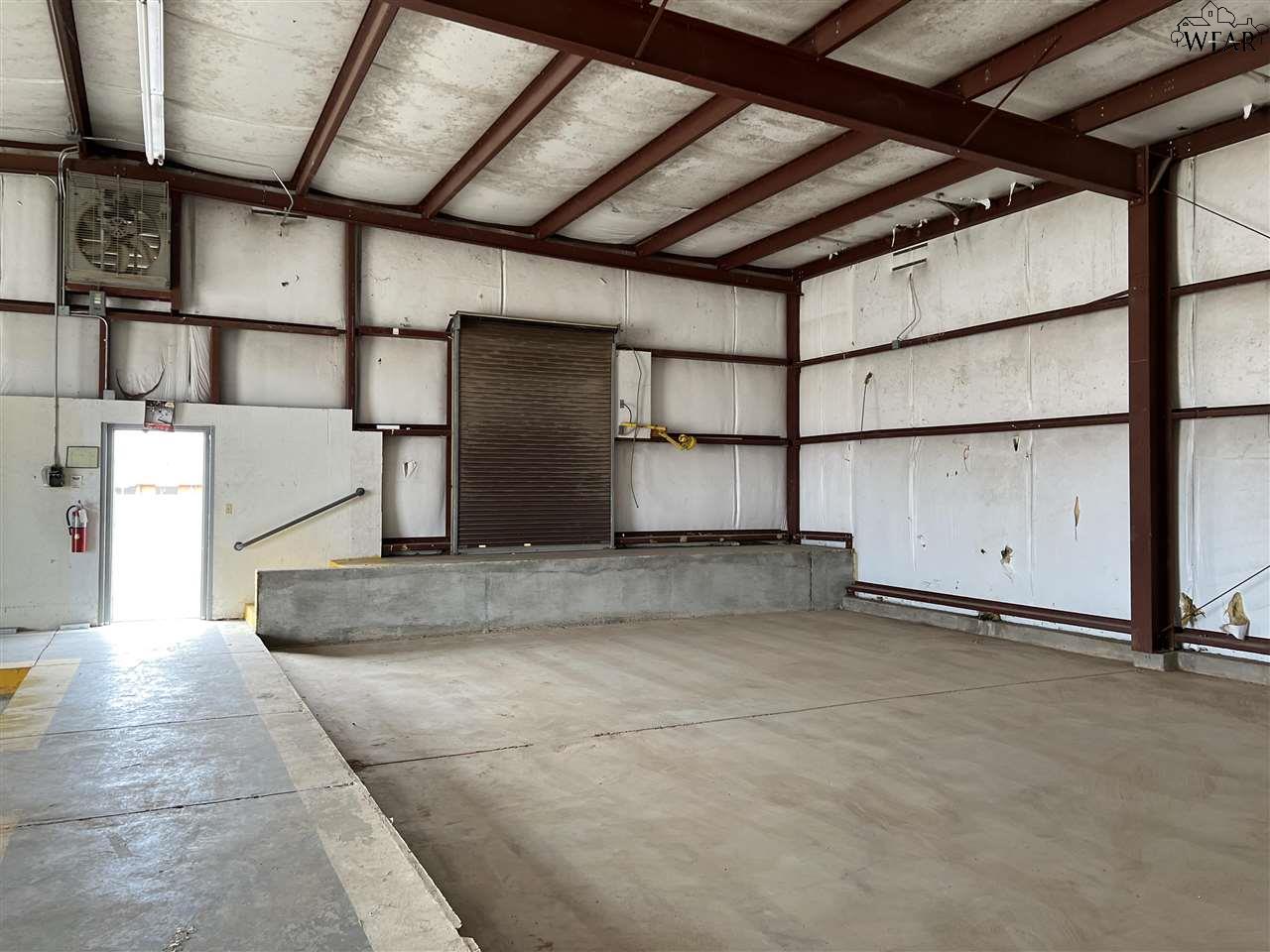 1416 TWIN OAKS STREET