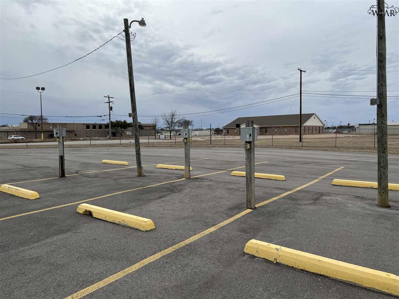 1416 TWIN OAKS STREET