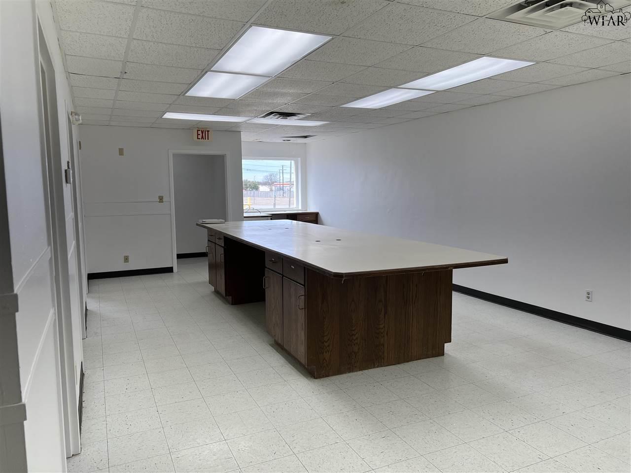 1416 TWIN OAKS STREET