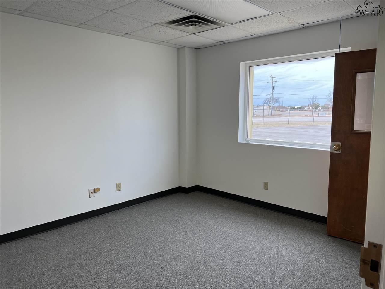 1416 TWIN OAKS STREET