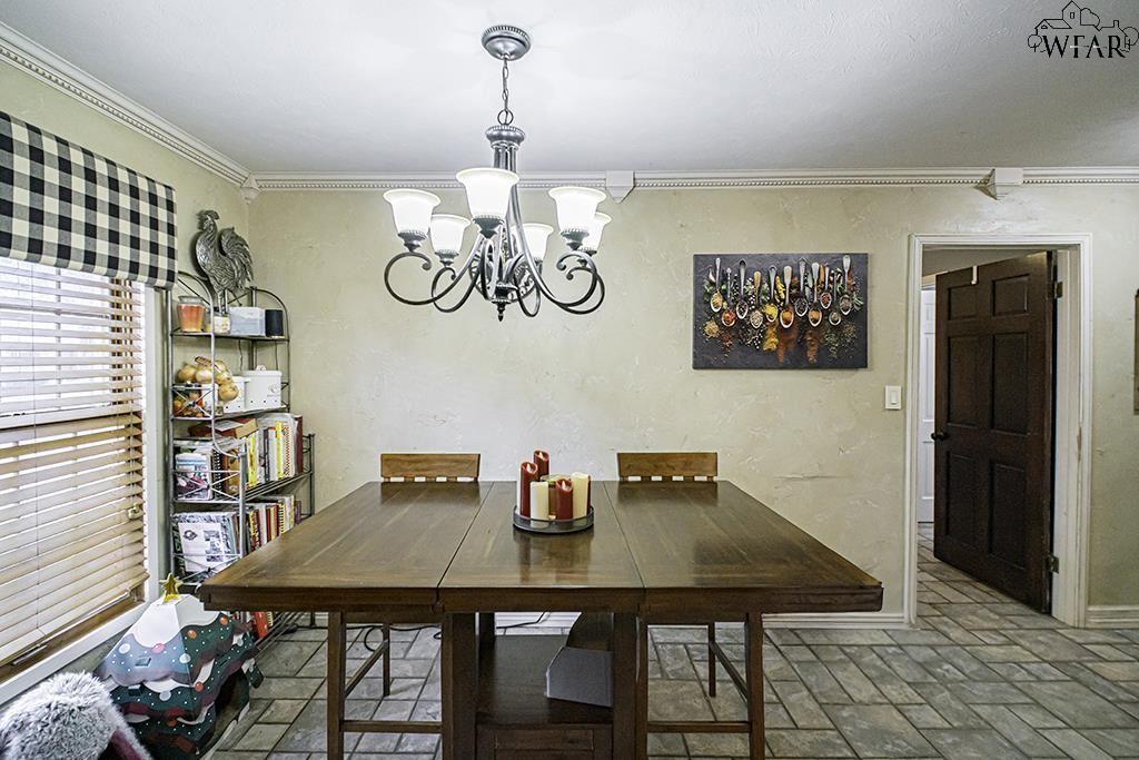 2427 BRENTWOOD DRIVE