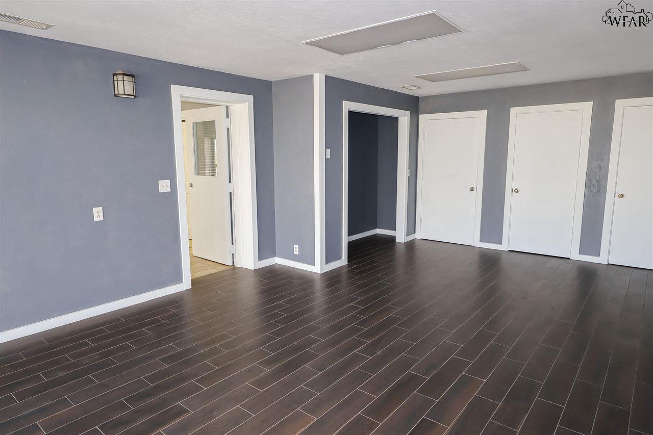 284 and 288 W JENTSCH ROAD