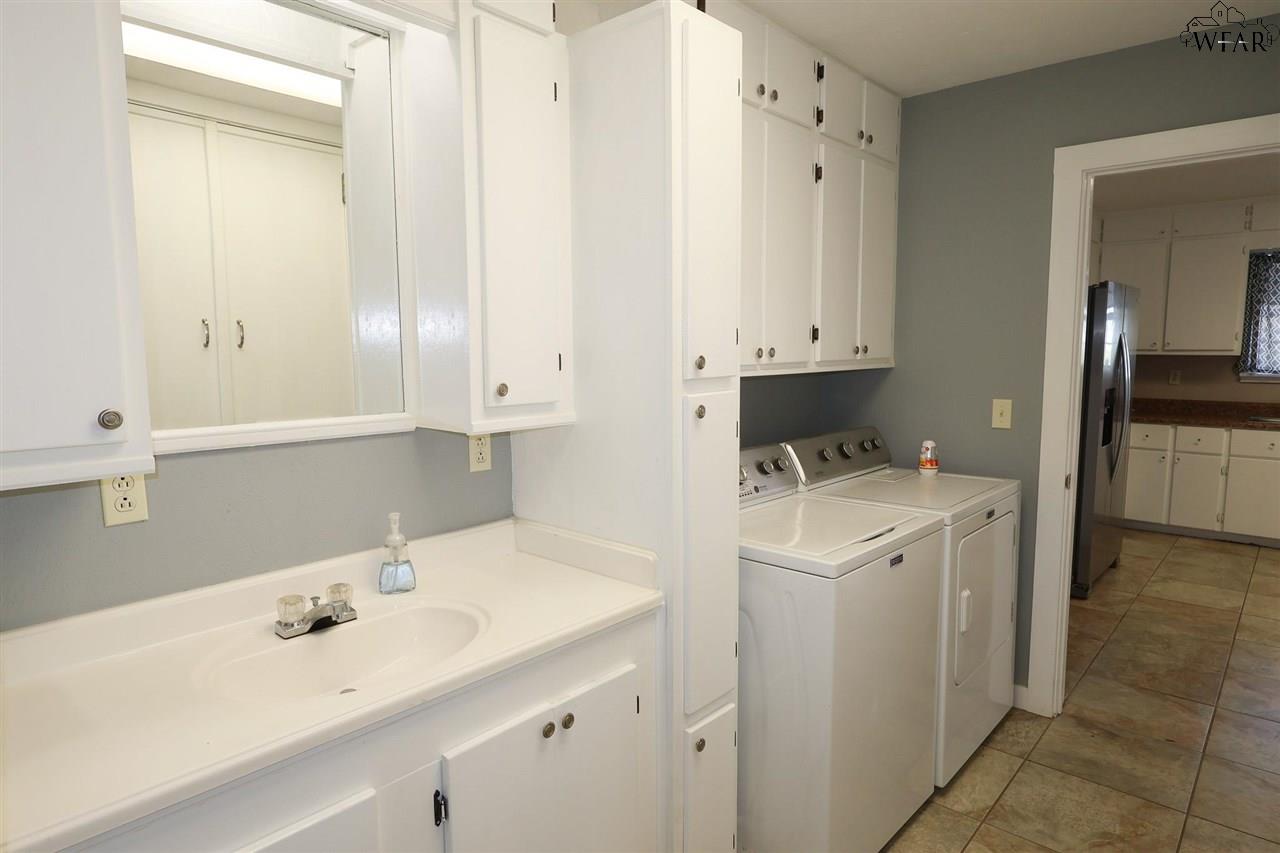 284 and 288 W JENTSCH ROAD