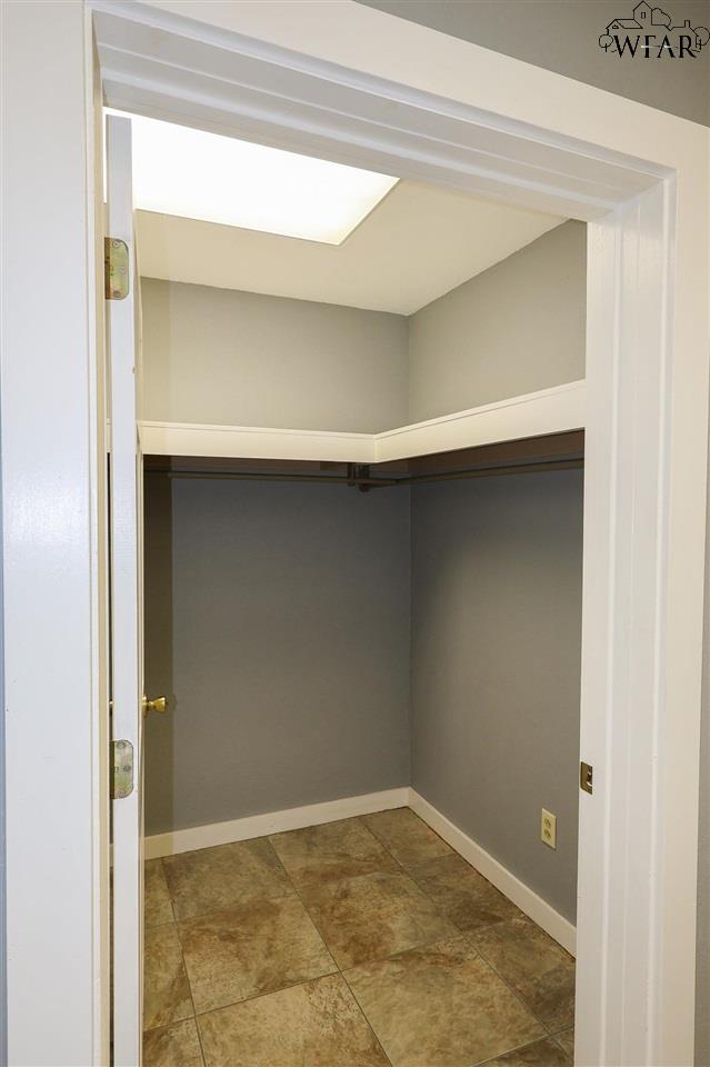 284 and 288 W JENTSCH ROAD