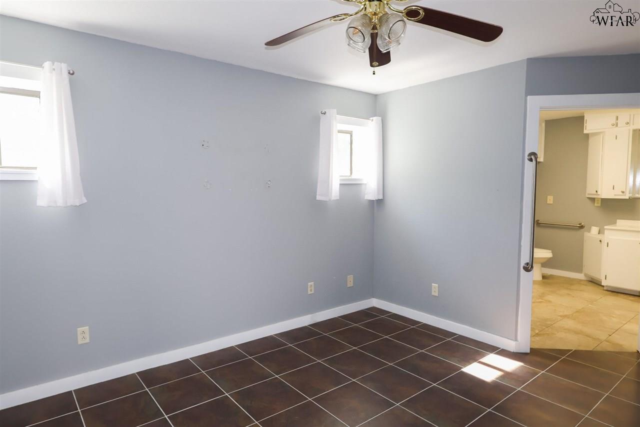 284 and 288 W JENTSCH ROAD