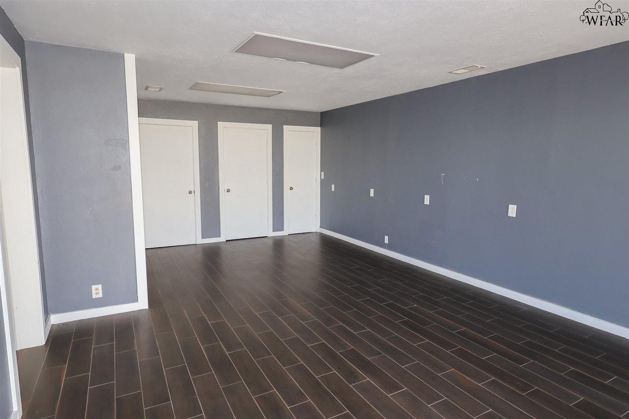 284 and 288 W JENTSCH ROAD