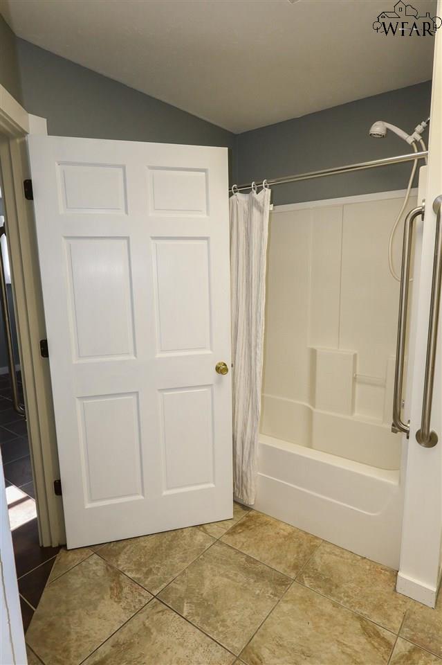 284 and 288 W JENTSCH ROAD