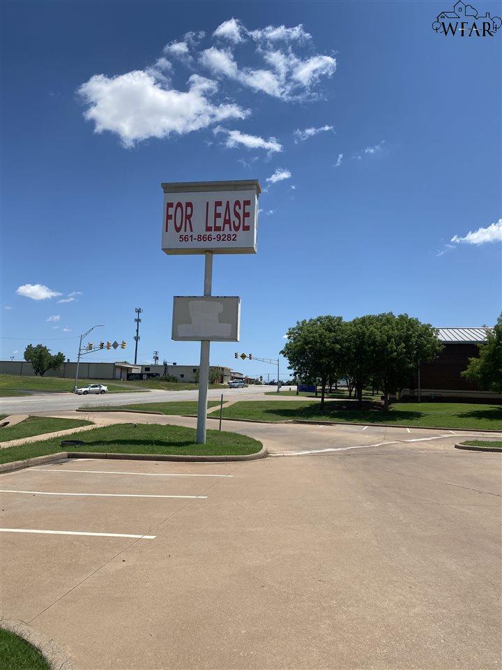 3201 SEYMOUR HIGHWAY