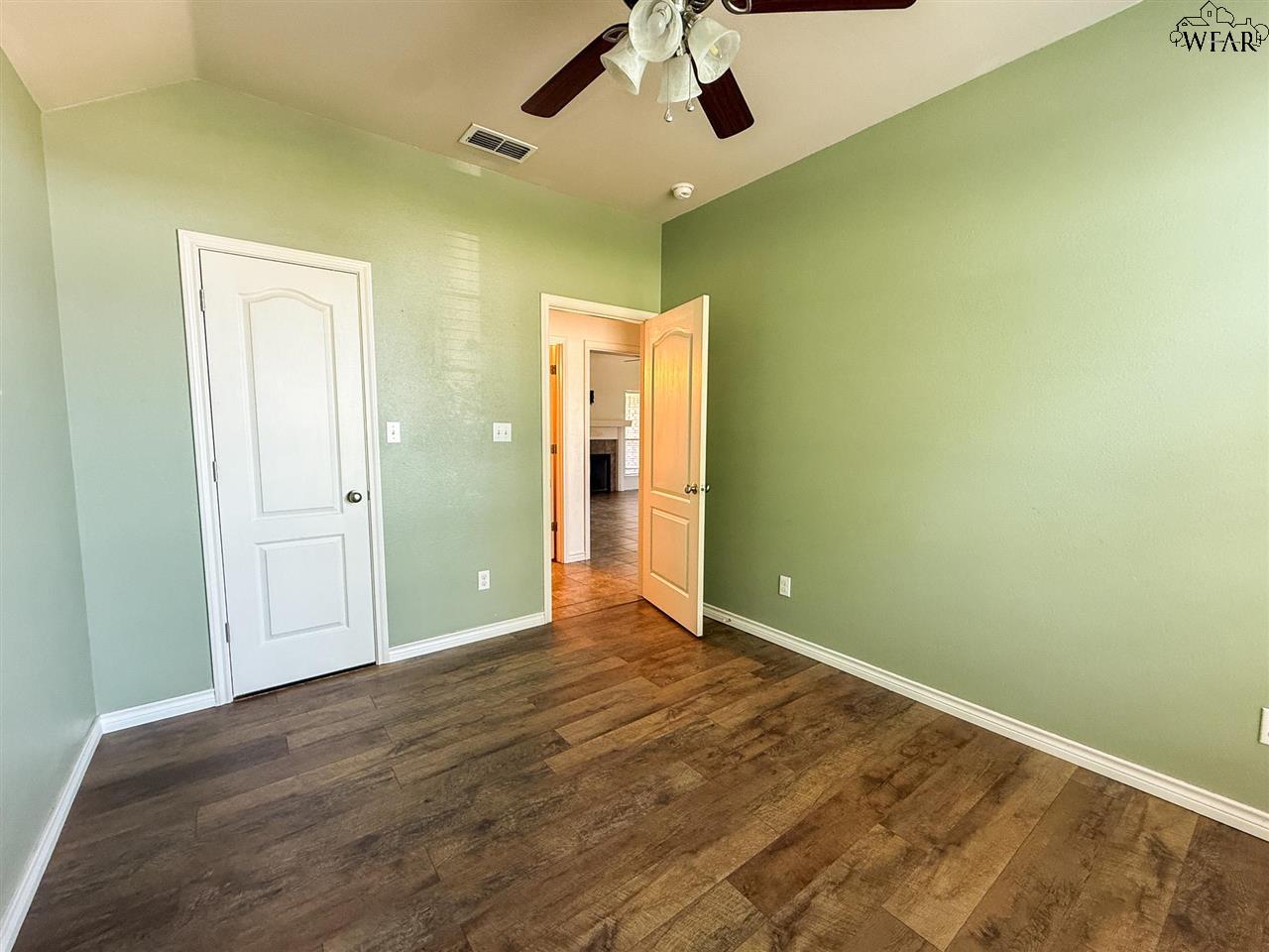 4 JAYDEN COURT