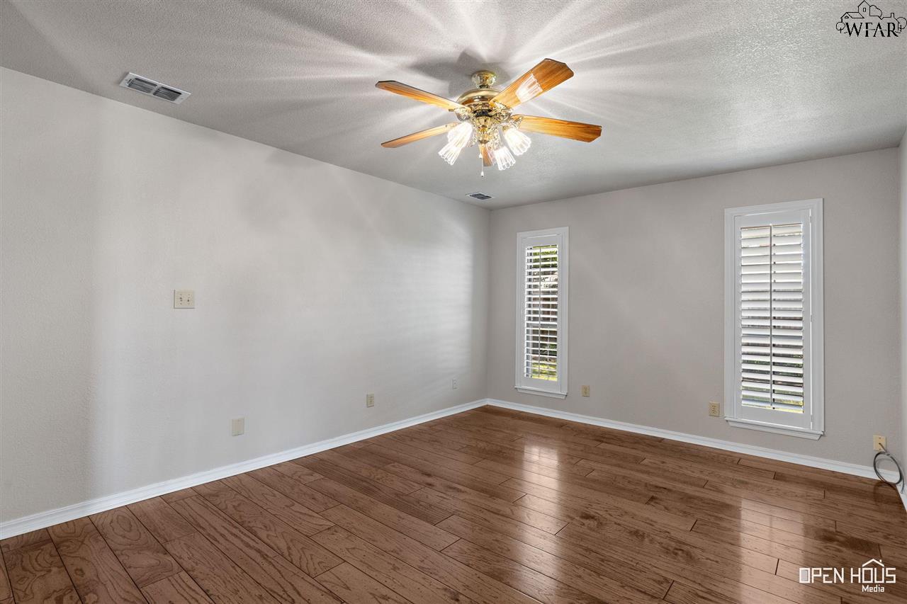 900 SUGARBUSH LANE