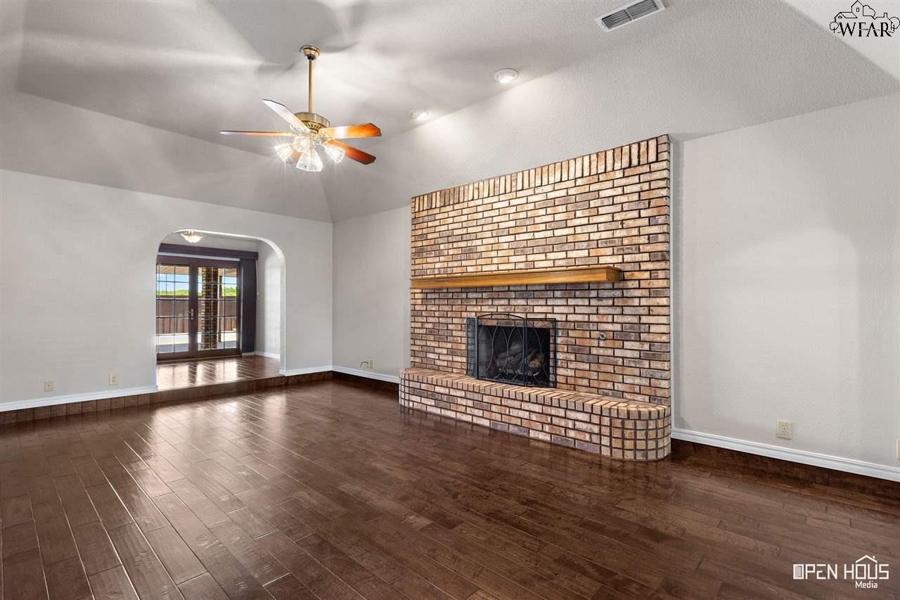 900 SUGARBUSH LANE